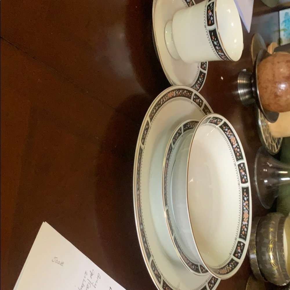 20 pc fine china dinnerware set - exceptional